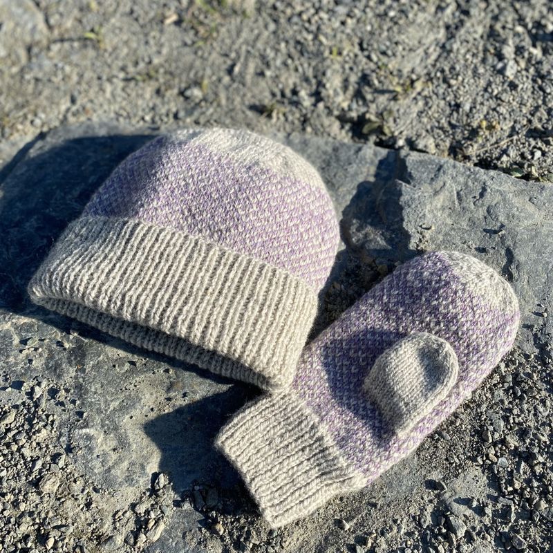 Strikkepakke - Småruta lue